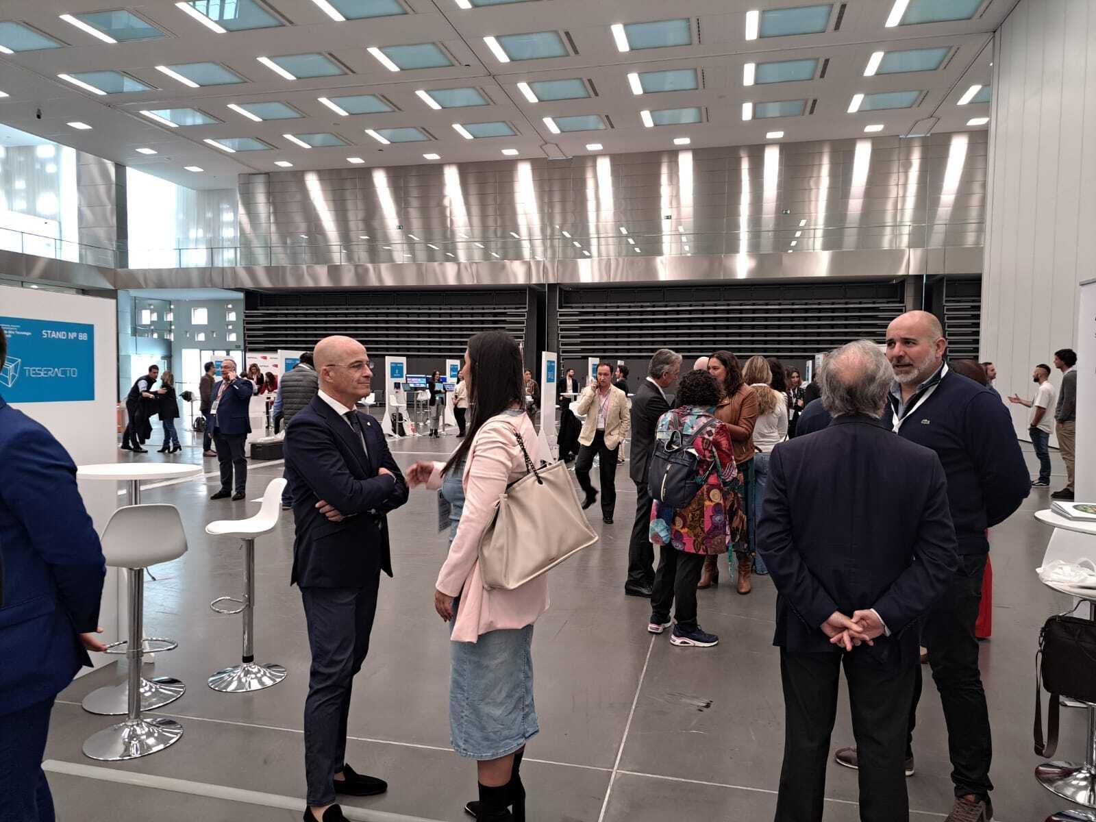 Asistentes a la  Feria de Emprendimiento, Atracción y Desarrollo Empresarial de la Incubadora de Alta Tecnología Córdoba Biotech.