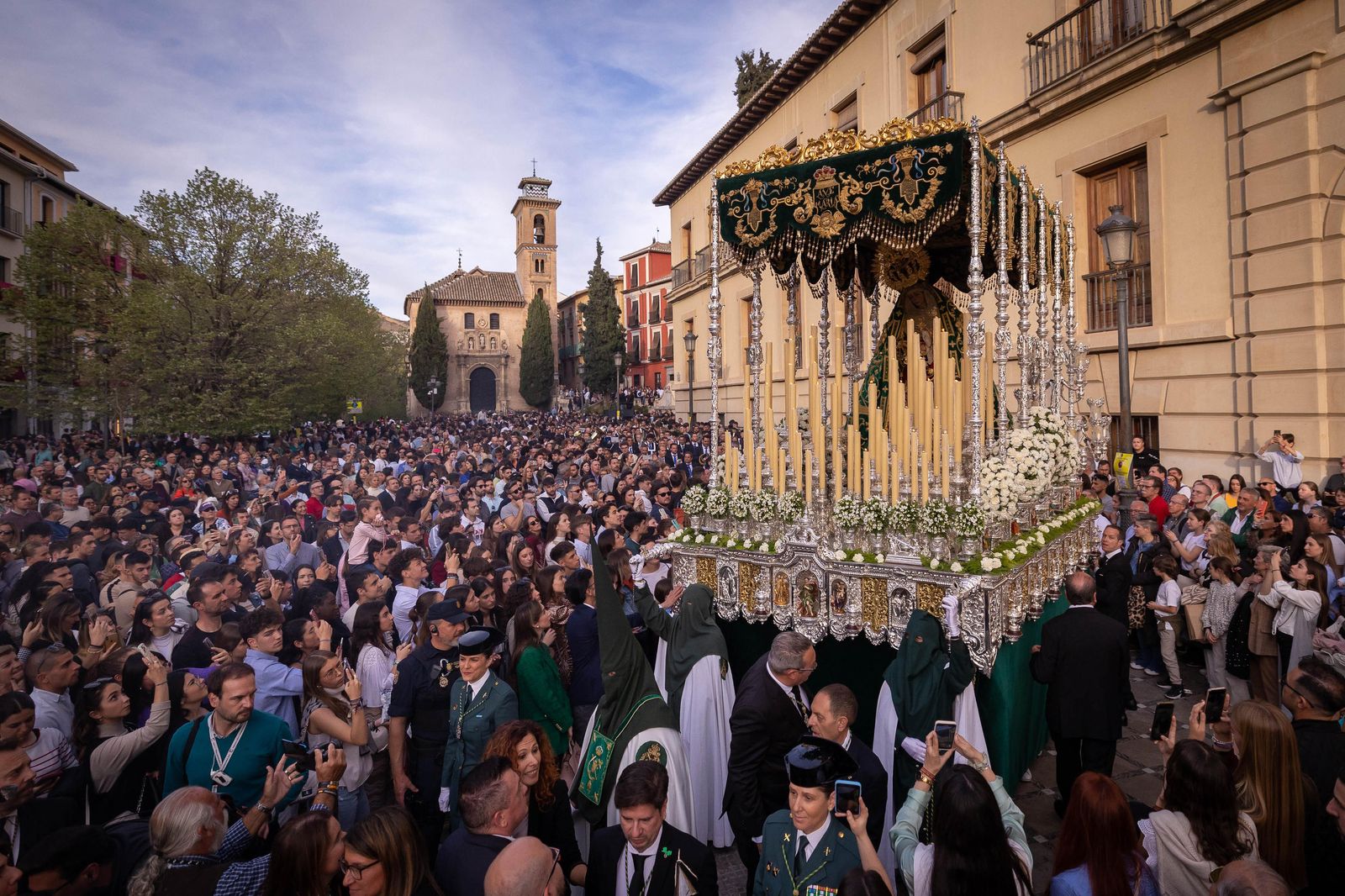 Las mejores fotos del Martes Santo en Granada