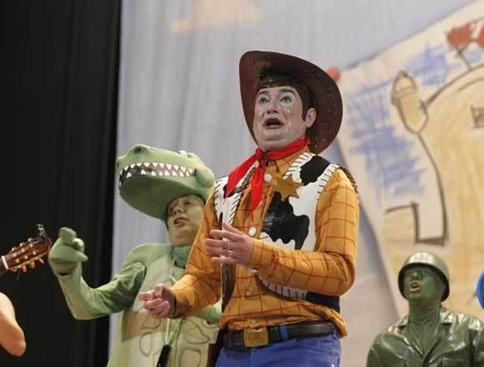 El compás más gaditano mece la penúltima función clasificatoria