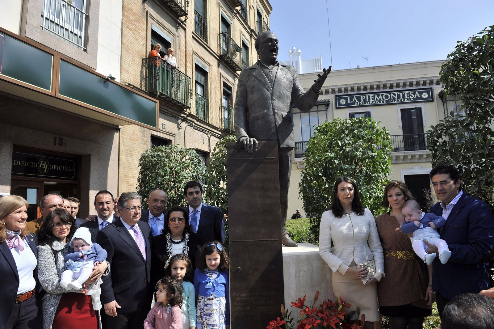 Zoido durante la inauguración del memorial a Pepe Peregil