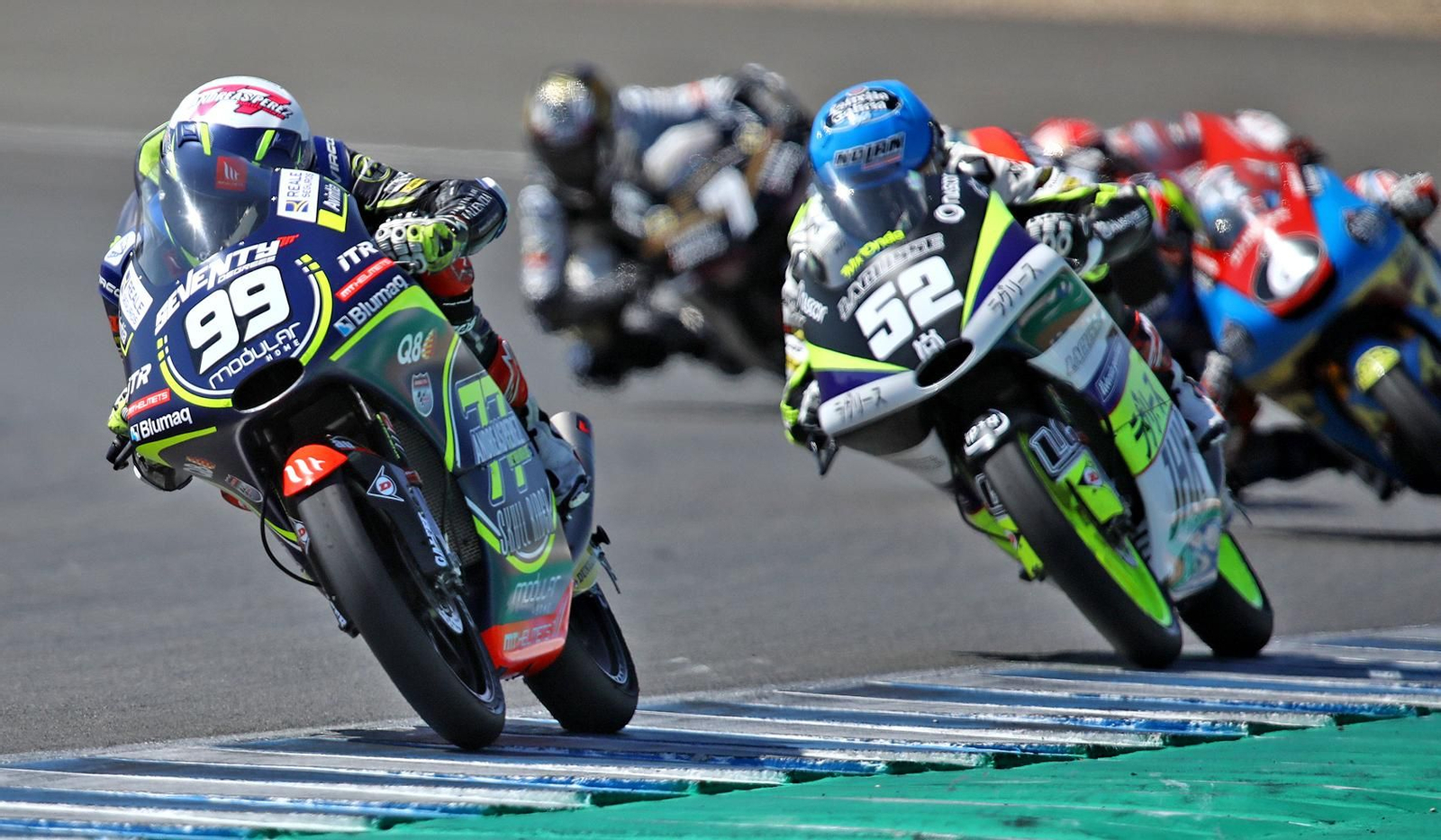 Carlos Tatay, rodando por el piano del trazado jerezano.