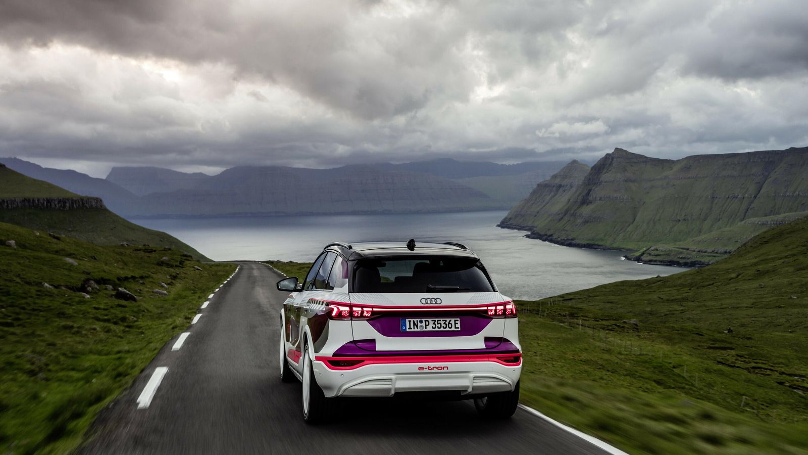 La potencia máxima de sus motores sería de hasta 396 CV en el Q6 e-tron 55 y hasta 510 CV en el SQ6 e-tron, aunque esta cifra sólo se mantendría por unos segundos.