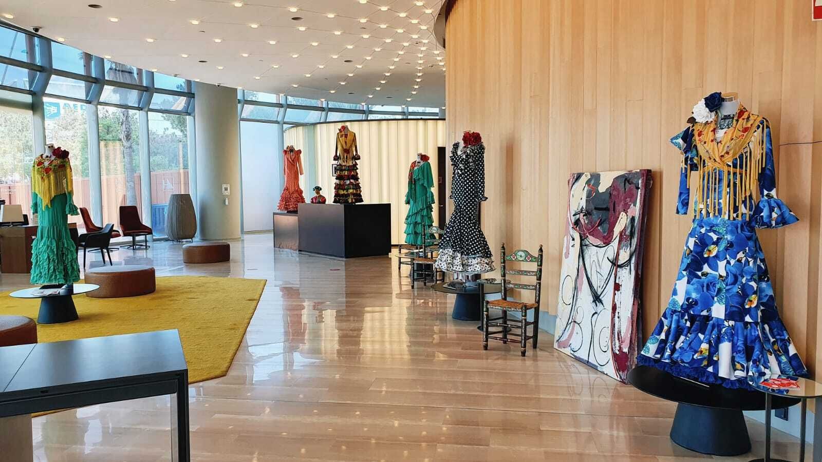 Exposición de trajes de flamenca en el Hotel Eurostars Torre Sevilla.