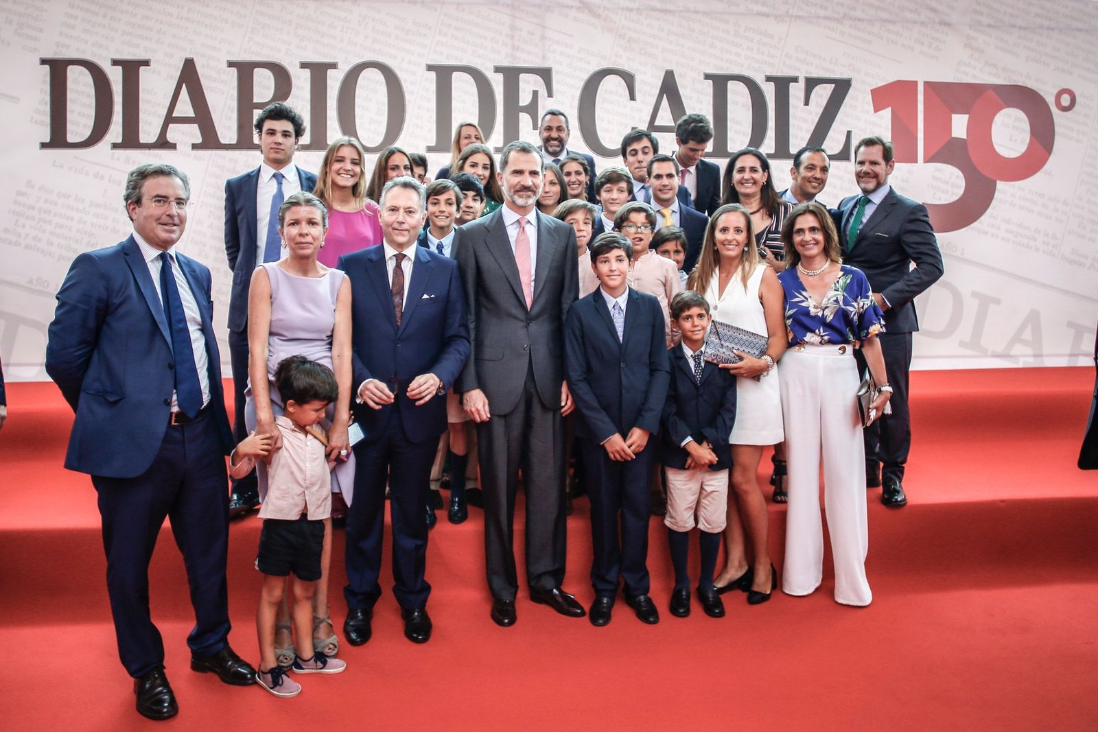 El Rey, con miembros de la familia Joly, entre ellos los integrantes de la sexta generación.