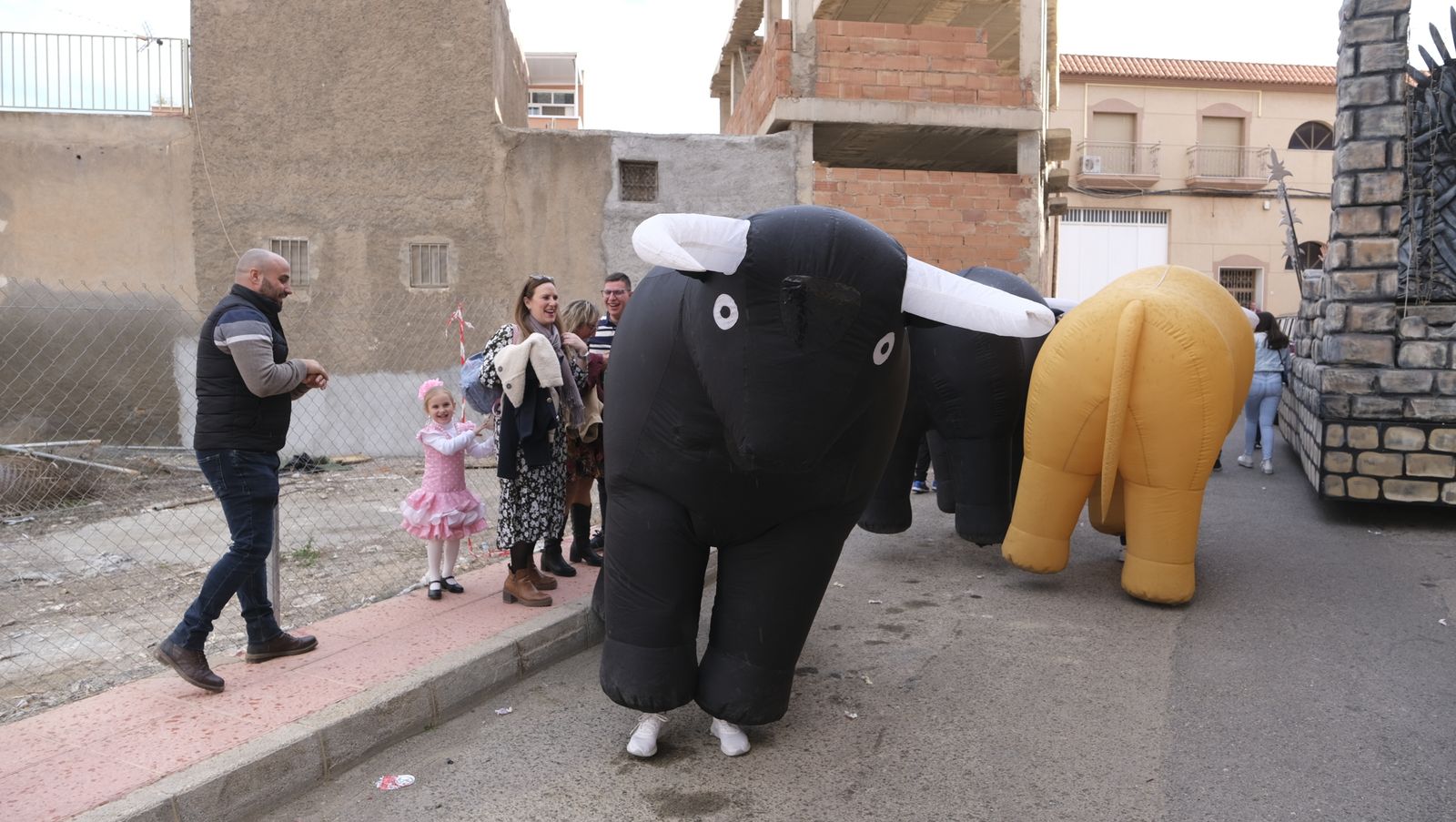 Imágenes de las carrozas de la Fiestas de San José de Benahadux