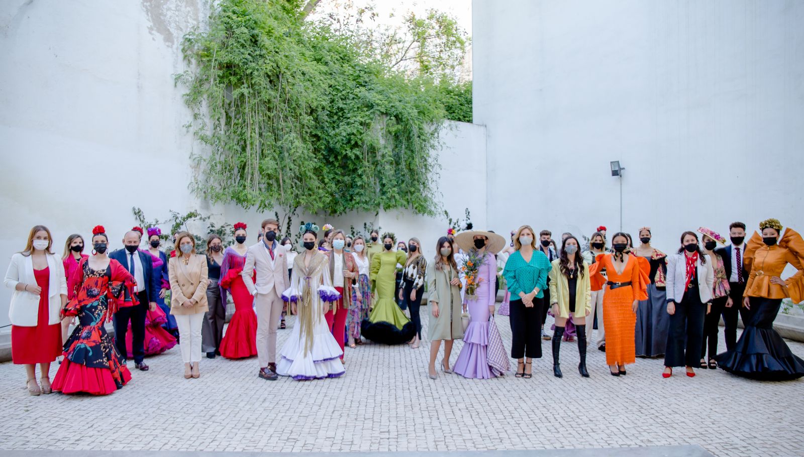 Diseñadores de España e Italia protagonizan el encuentro Premier Lunar con la moda flamenca como protagonista.