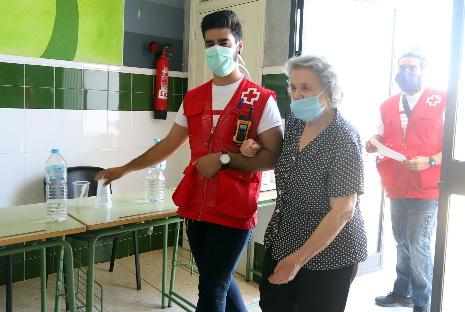 Las imágenes mas destacadas de los vecinos de la Zarza-Perrunal realojados por el incendio de Almonaster la Real