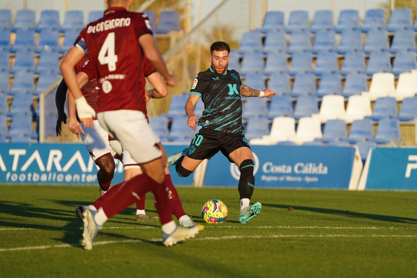 Las fotos del primer encuentro de la historia del Almería ante un rival italiano