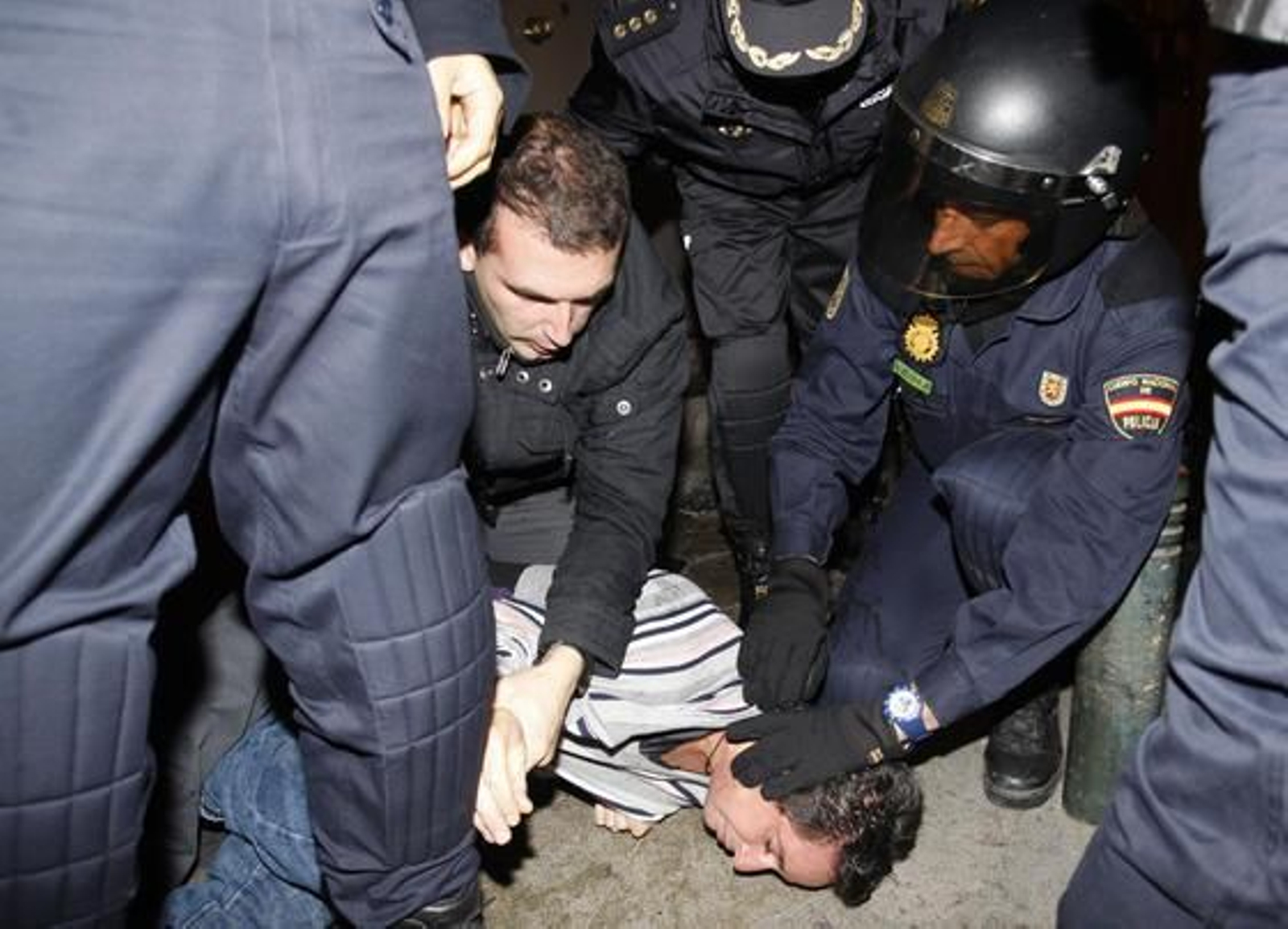 Primeras disputas en la huelga 

Foto: Javier Albiñana