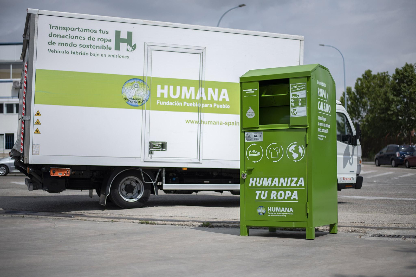 Un punto de recogida de ropa de Humana