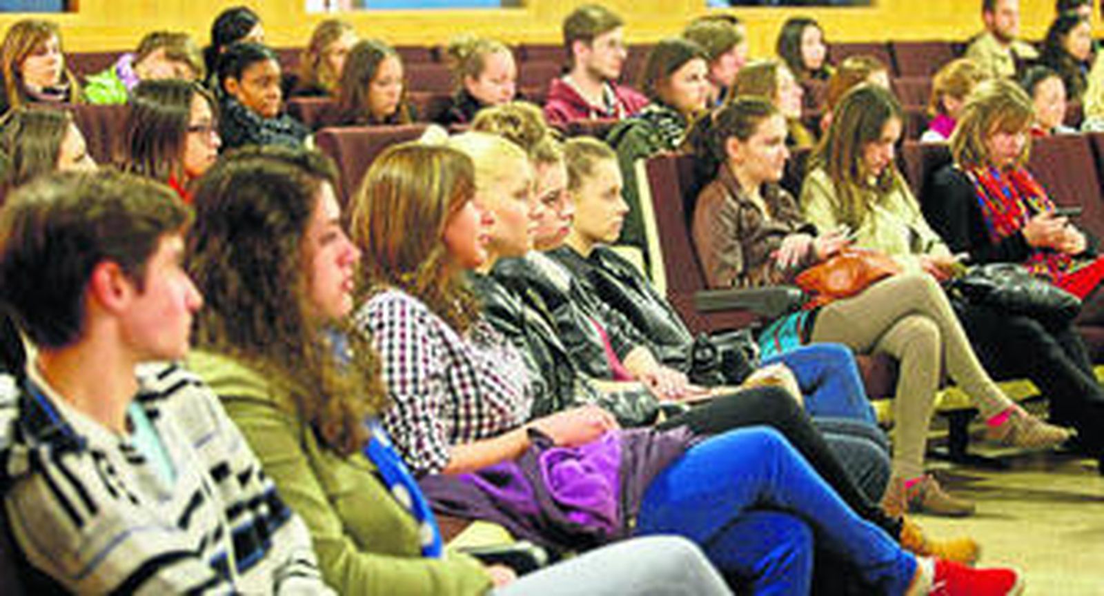 Los estudiantes Erasmus, ayer en el Aula Magna de Filosofía y Letras.