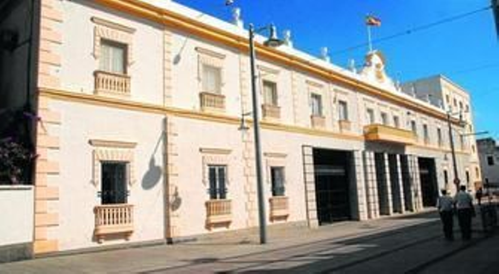 El emblemático edificio de Capitanía, emplazado en plena calle Real.