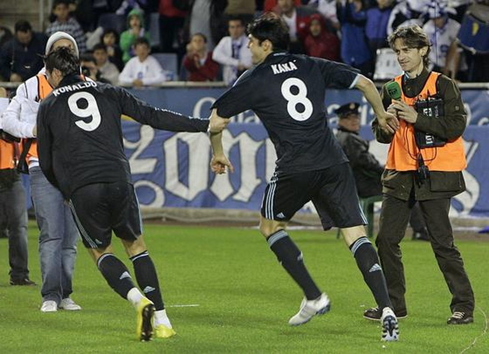 Los de Pellegrini golean al Tenerife en el Heleliodoro Rodríguez López con goles de Higuaín (dos), Kaká, Ronaldo y Raúl. / AFP · EFE · Reuters