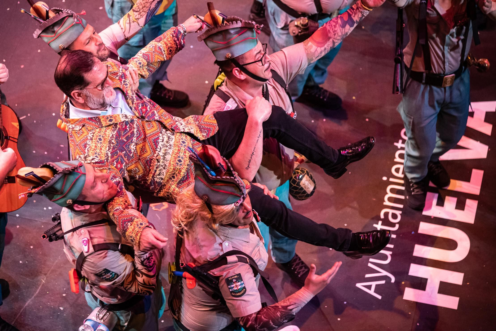 Imágenes de la murga 2020 ¡Qué choco llevo en lo alto! (2ª semifinal del Carnaval Colombino de Huelva)