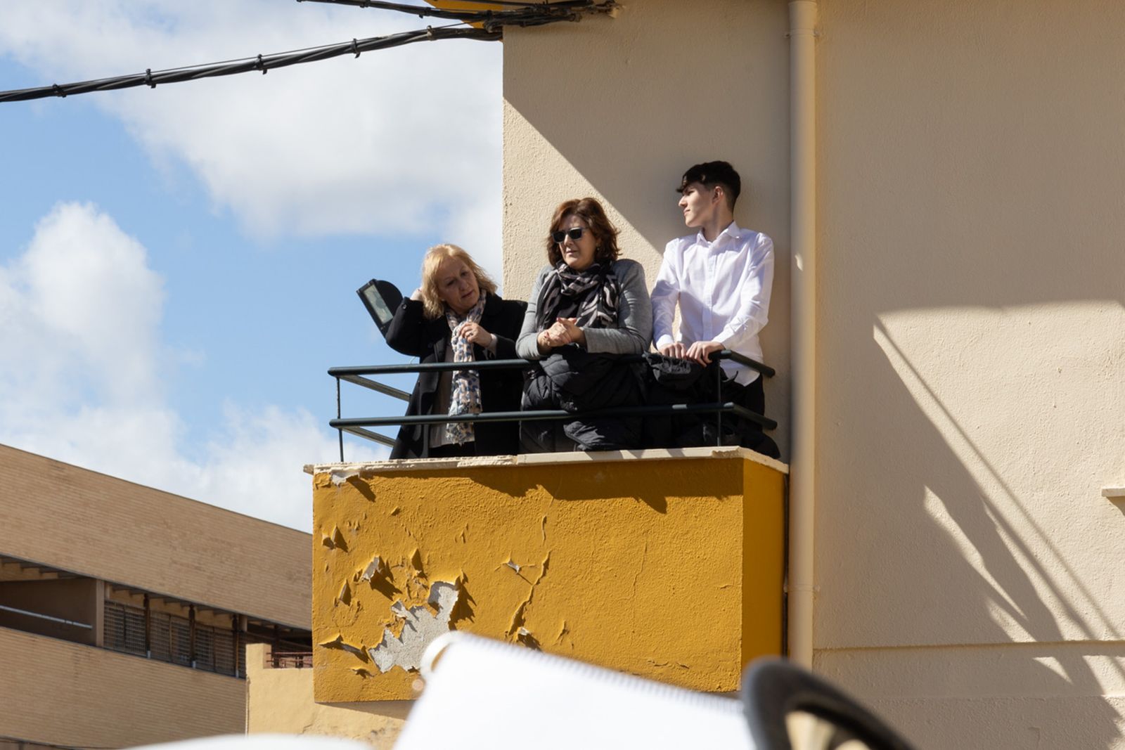 El Miércoles Santo inicia la tarde con los nazarenos trinitarios del barrio de Santa Isabel