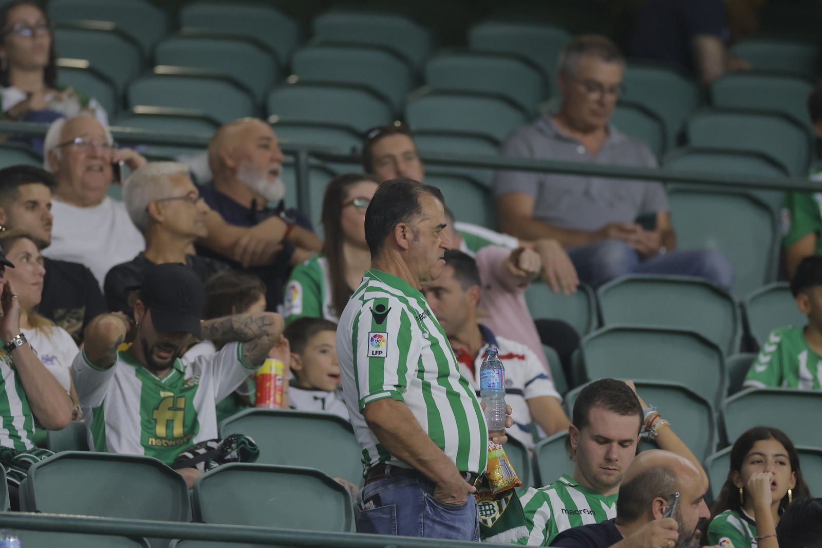 Búscate en las fotos del Betis-Valencia
