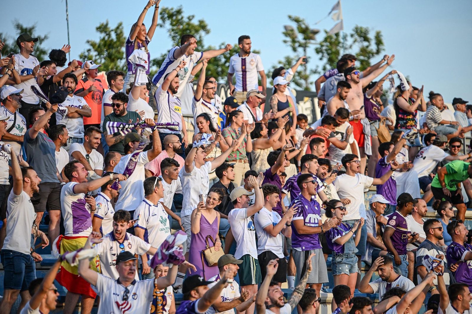 La afición lagarta dispone de más localidades para el trascendental duelo.