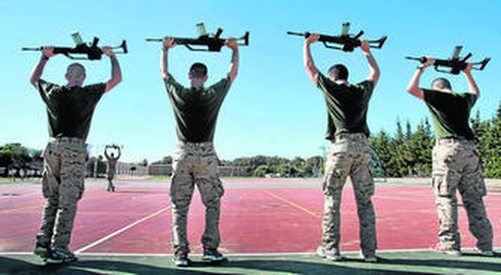 Aspirantes a soldados profesionales, durante su instrucción en Camposoto, en una imagen tomada en noviembre de 2013.