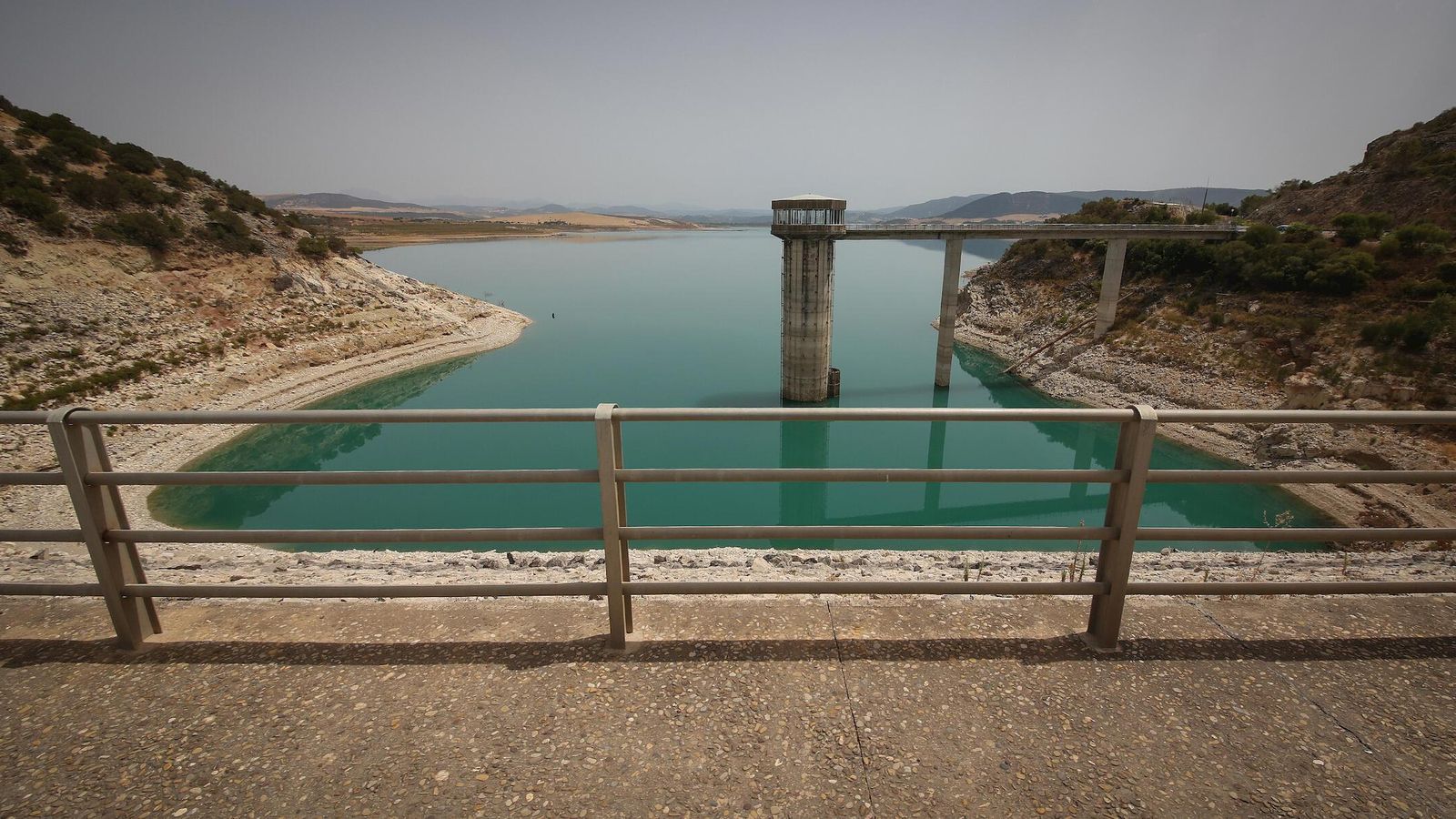 El embalse del Guadalcacín, hace unos días, al 28% de su capacidad.