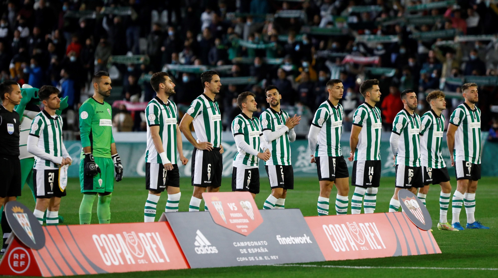 Los jugadores del Córdoba CF, en el partido de Copa del Rey del año pasado ante el Sevilla. Los jugadores del Córdoba CF, en el partido de Copa del Rey del año pasado ante el Sevilla.