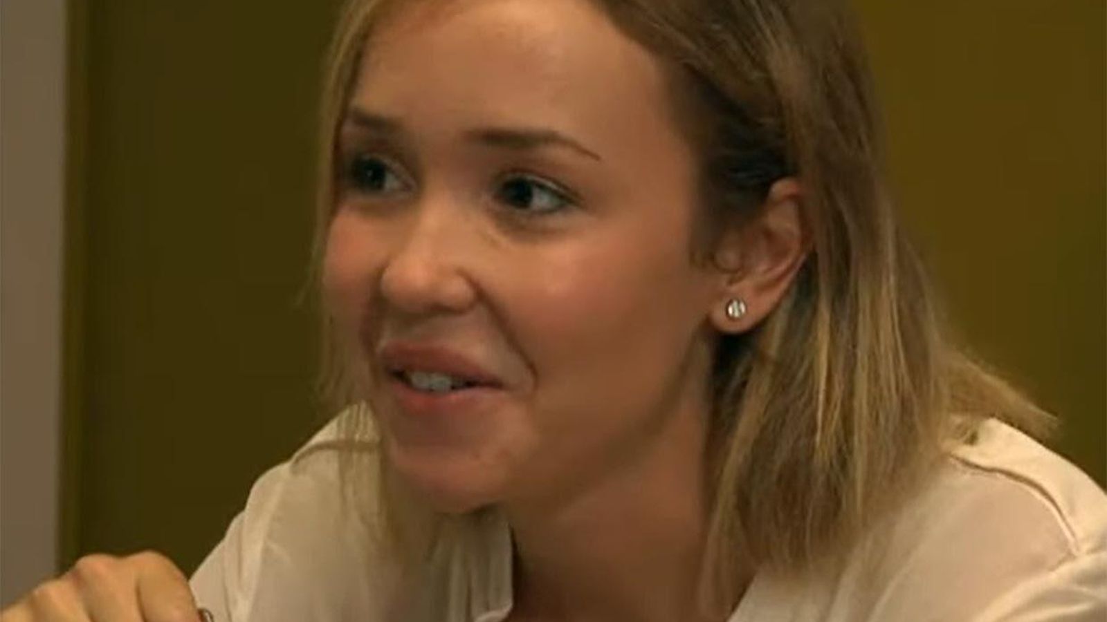 Primer plano de Ángela Dobrowolski.