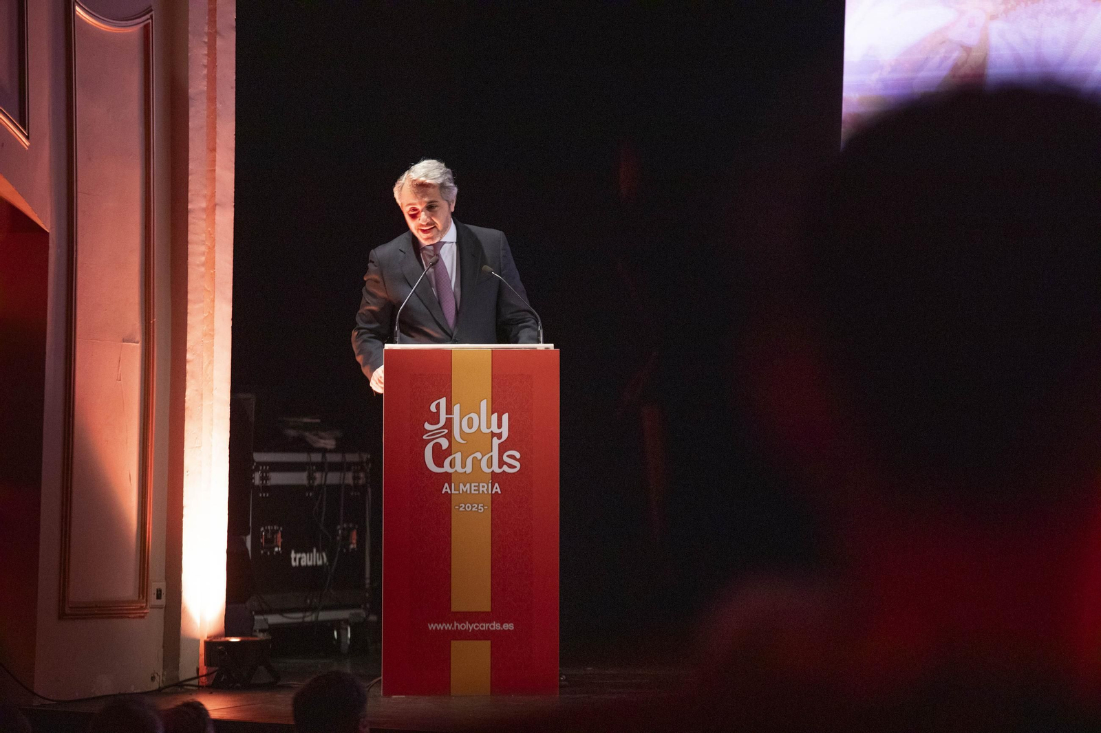 Imágenes de la presentación de las Holy Cards