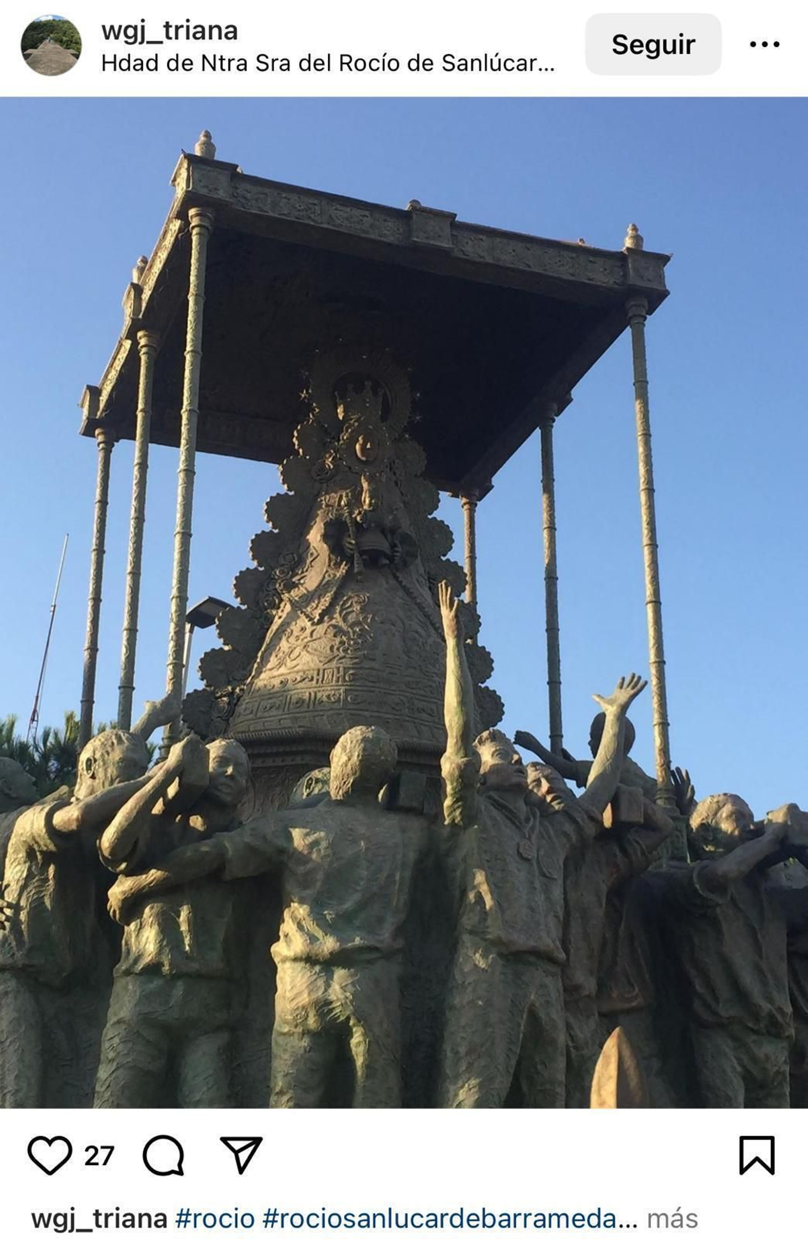 Monumento a la Virgen del Rocío en Sanlúcar.