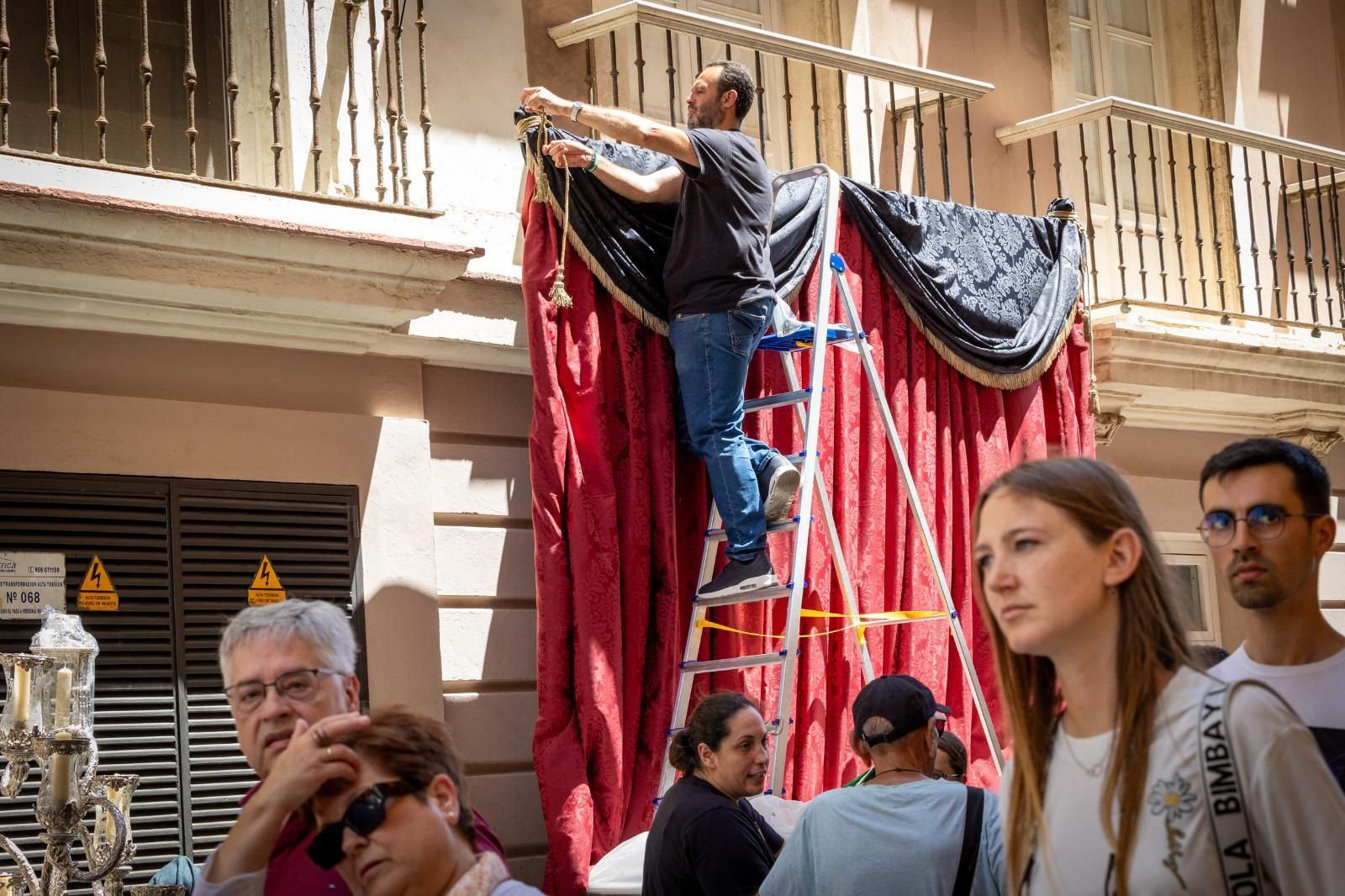 Imágenes de los preparativos para el Corpus en Cádiz