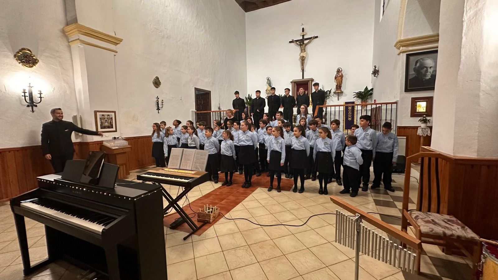 El Coro en una actuación en la iglesia