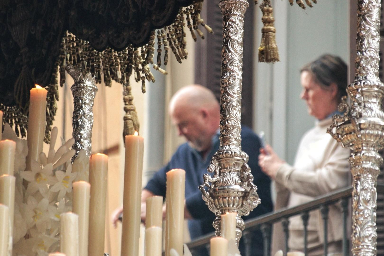La Sagrada Cena en su procesión de este Jueves Santo en Málaga, en fotos