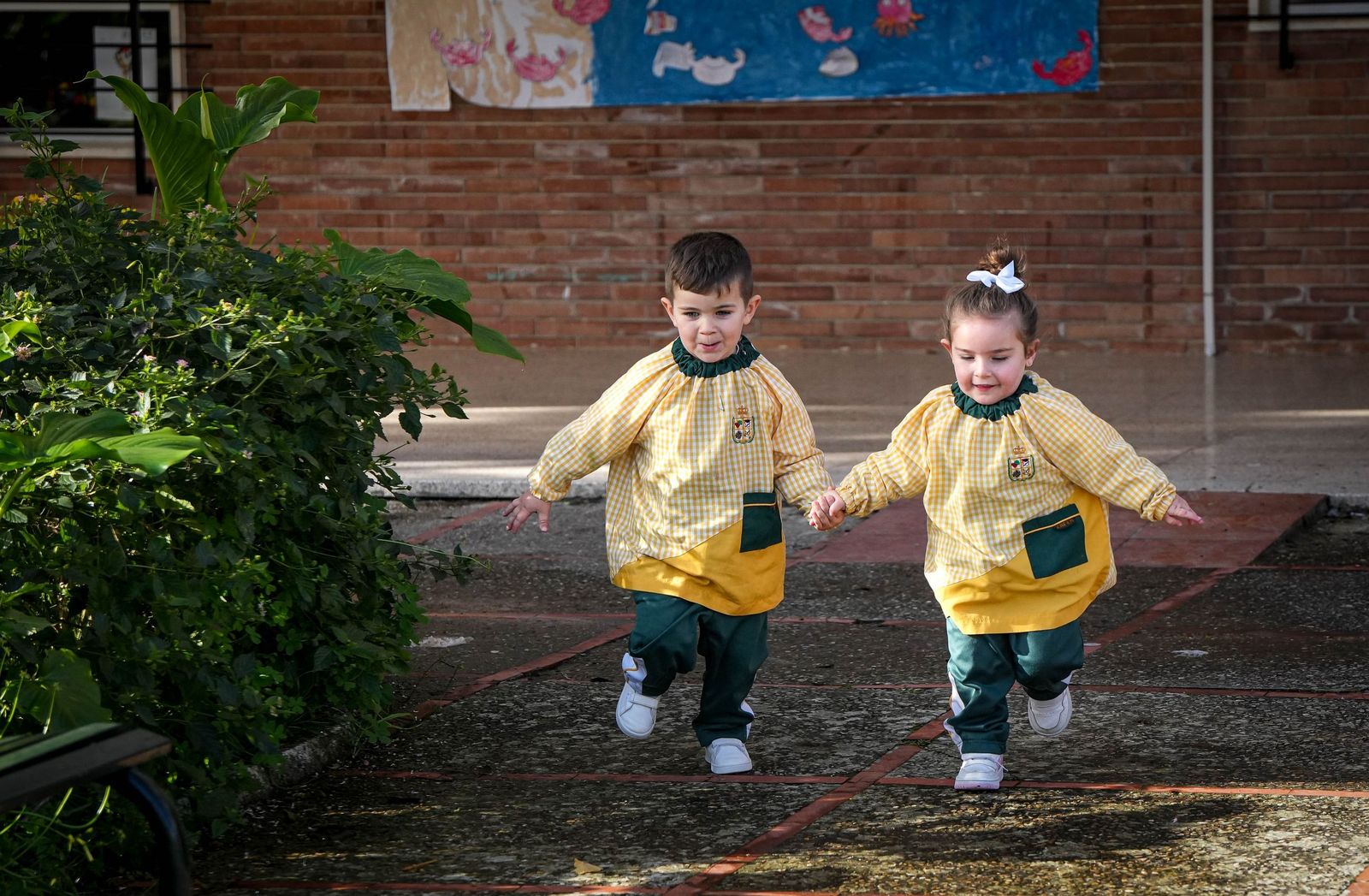 Este centro tiene como objetivo ayudar a quien lo desee a ser feliz, vivir feliz, hacer feliz.