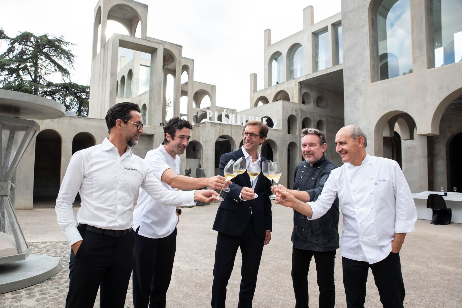 El chef de cave de Dom Pérignon, Vincent Chaperon entre Quique Dacosta, Eneko Atxa, Albert Adriá y Paco Pérez