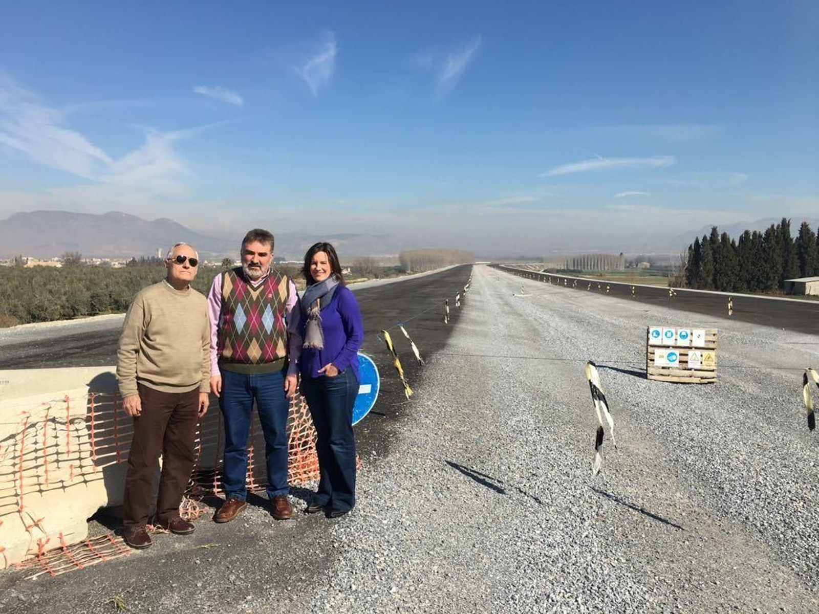 La diputada, Concha de Santa Ana, visitóa yer las obras de los tramos en Santa Fe.