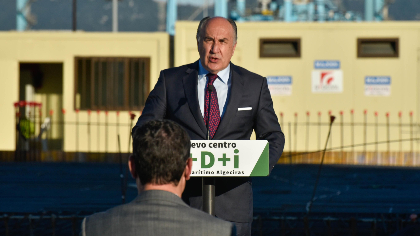 Las fotos del la visita de Juanma Moreno a las obras del Lago maritimo