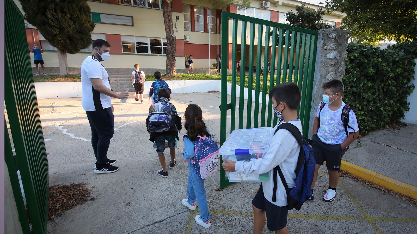 Normalidad absoluta en la 'Vuelta al Cole' en el CEIP Guadalete de El Torno