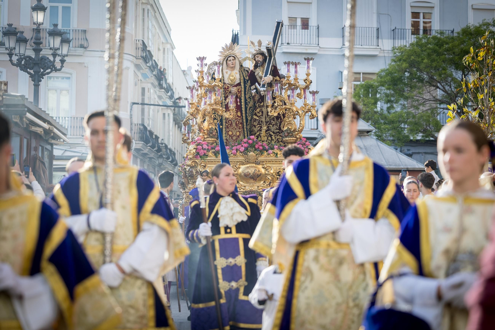 Imágenes de la salida de Afligidos en la Semana Santa de Cádiz 2025
