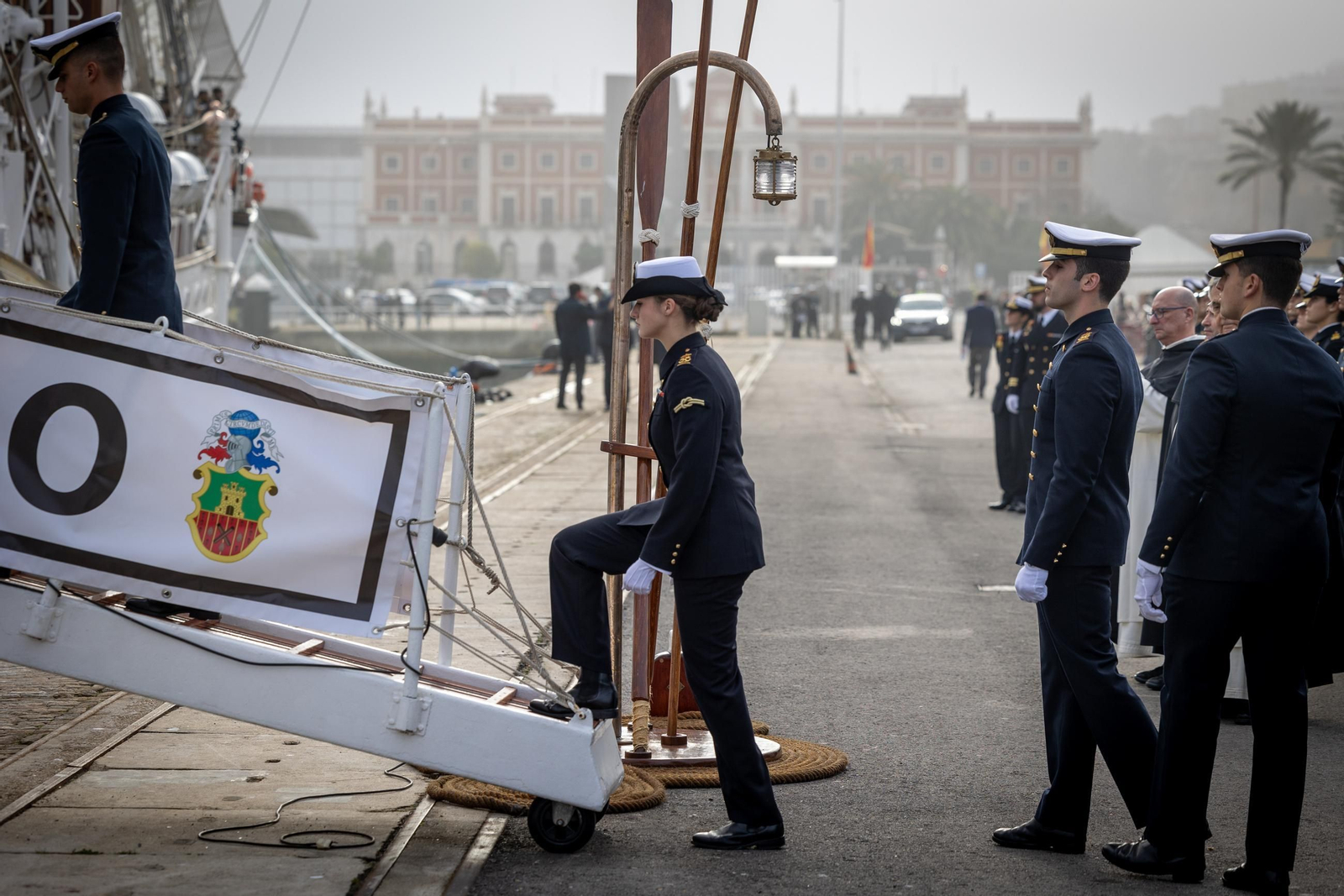 Imágenes de la despedida del 'Elcano' desde Cádiz con la Princesa Leonor como guardiamarina Imágenes de la despedida del 'Elcano' desde Cádiz con la Princesa Leonor como guardiamarina