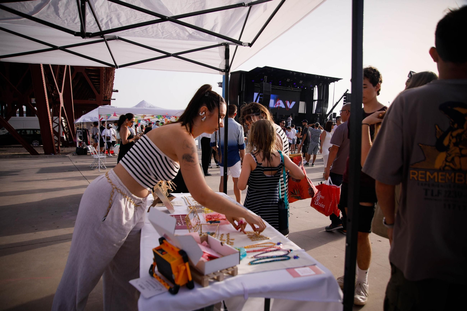 Imágenes del Festival AlmeriArt en el Parque de las Almadrabillas