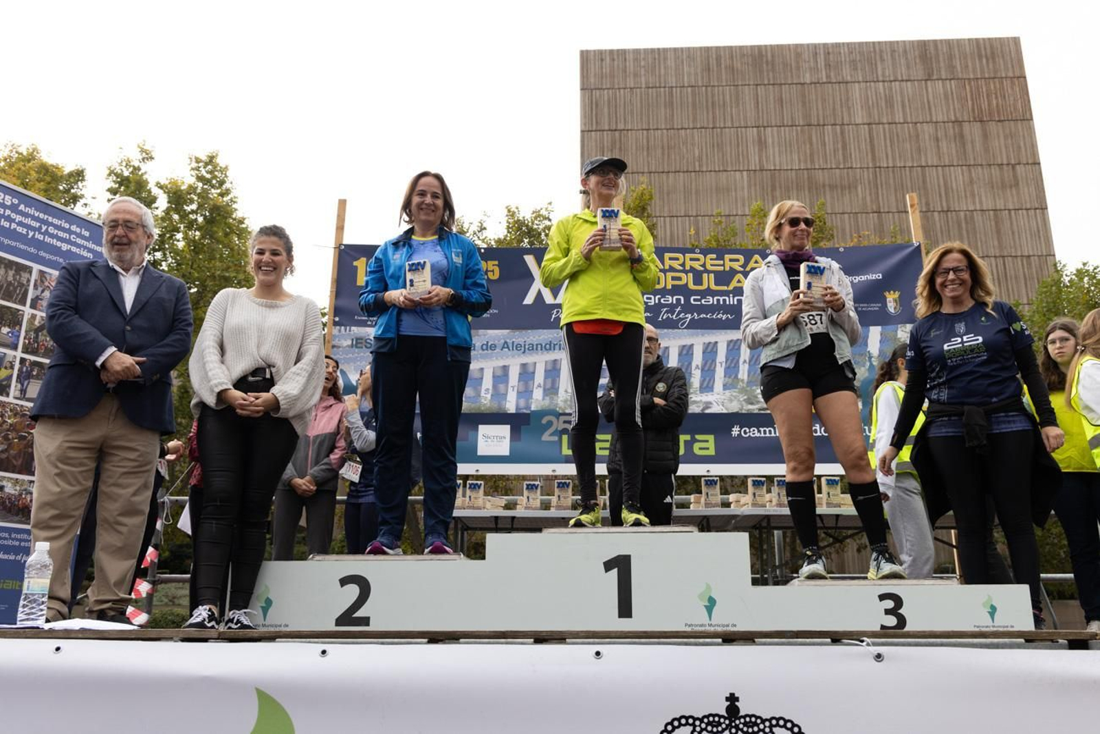 Atletismo por la paz y la integración en la XXV Carrera y Caminata del IES Santa Catalina de Alejandría (II)