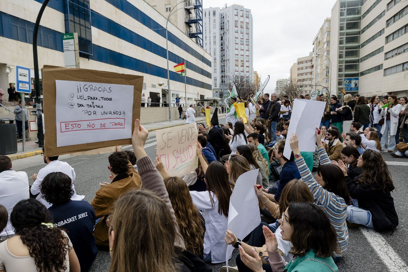 Las imágenes de la manifestación de médicos en Cádiz