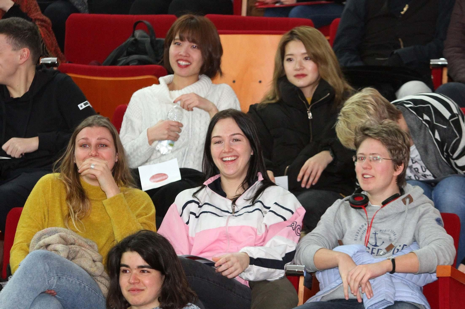 La universidad de Huelva da la bienvenida a los nuevos estudiantes Erasmus, en imágenes