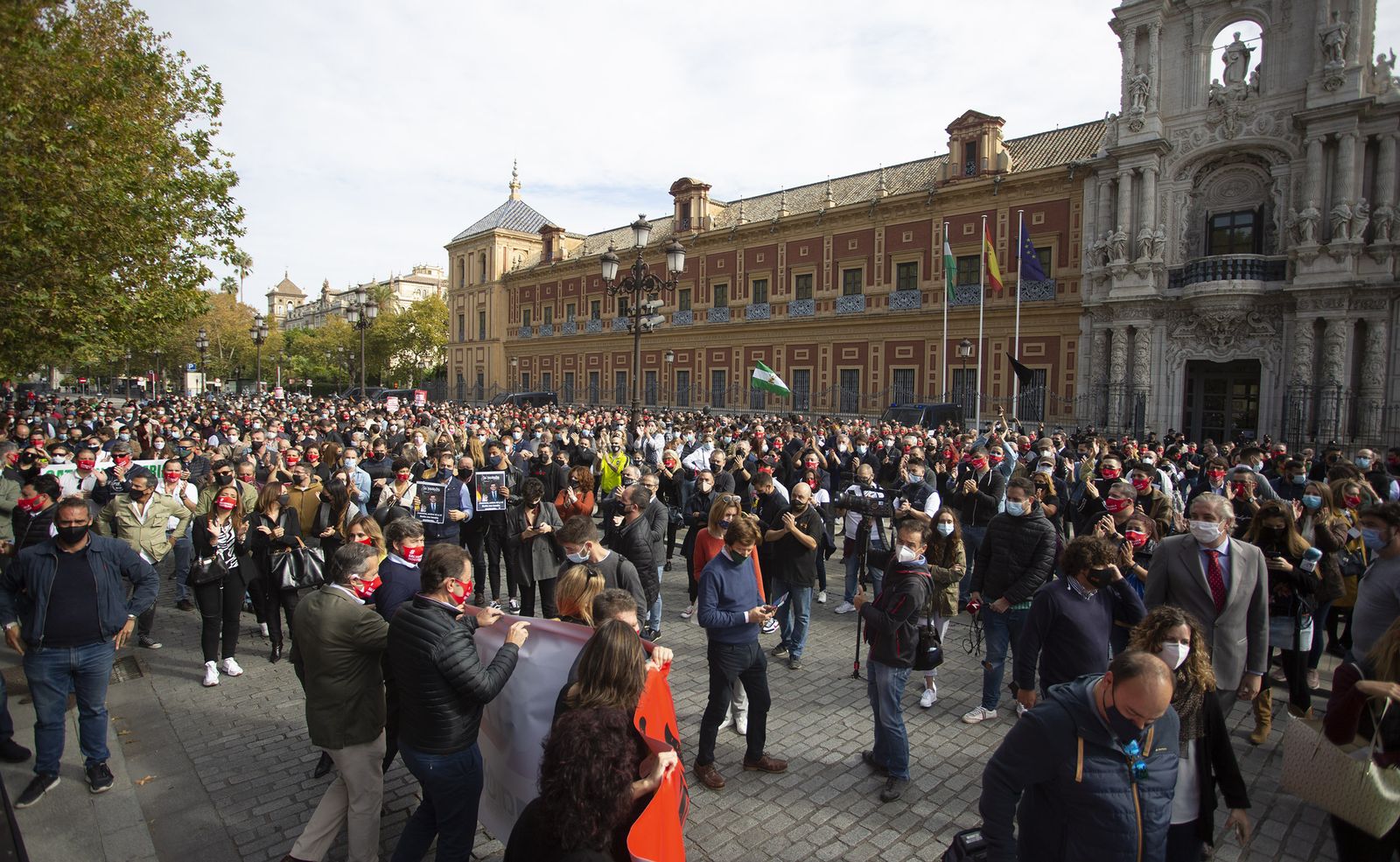 La manifestación de los hosteleros de Sevilla, en imágenes