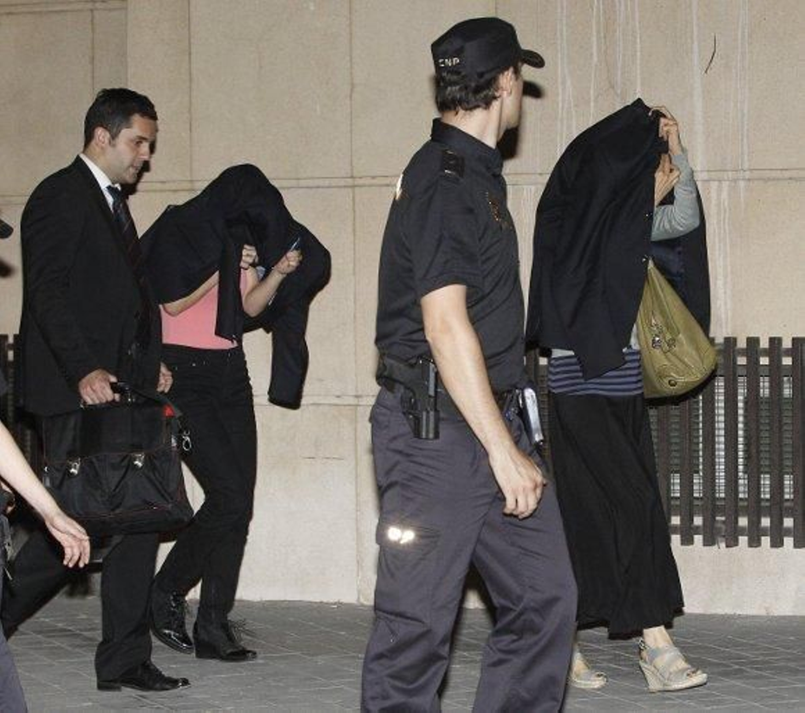 El juez habla de una trama "ideada" por Neri y "consentida" por Bautista