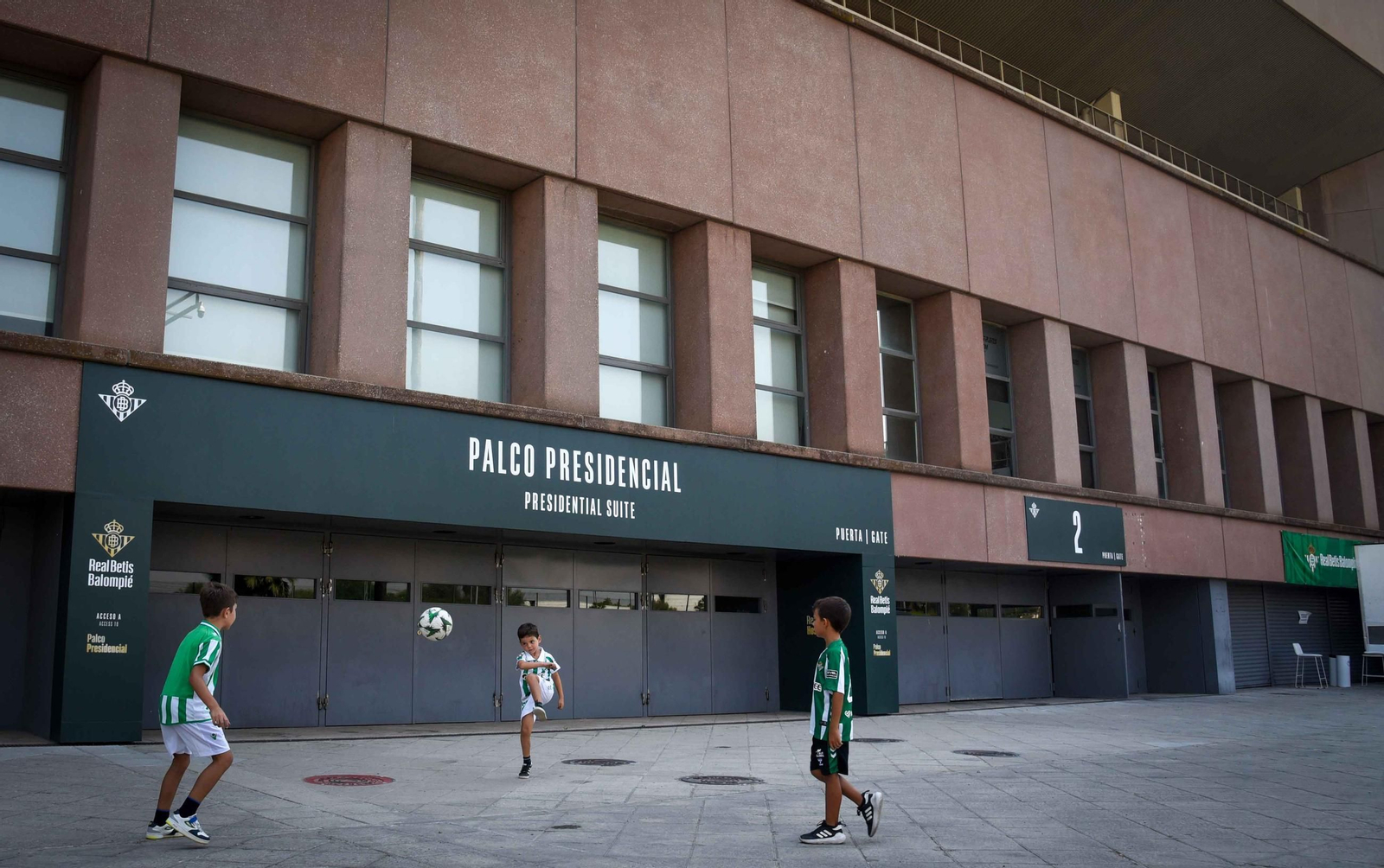 Imágenes del estado de la Cartuja el día antes del Betis - Alavés