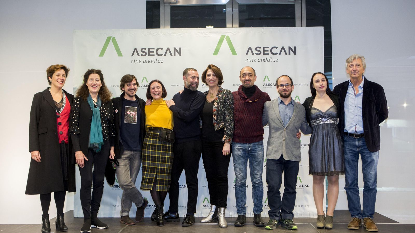 El equipo de 'Jaulas', la película más nominada.