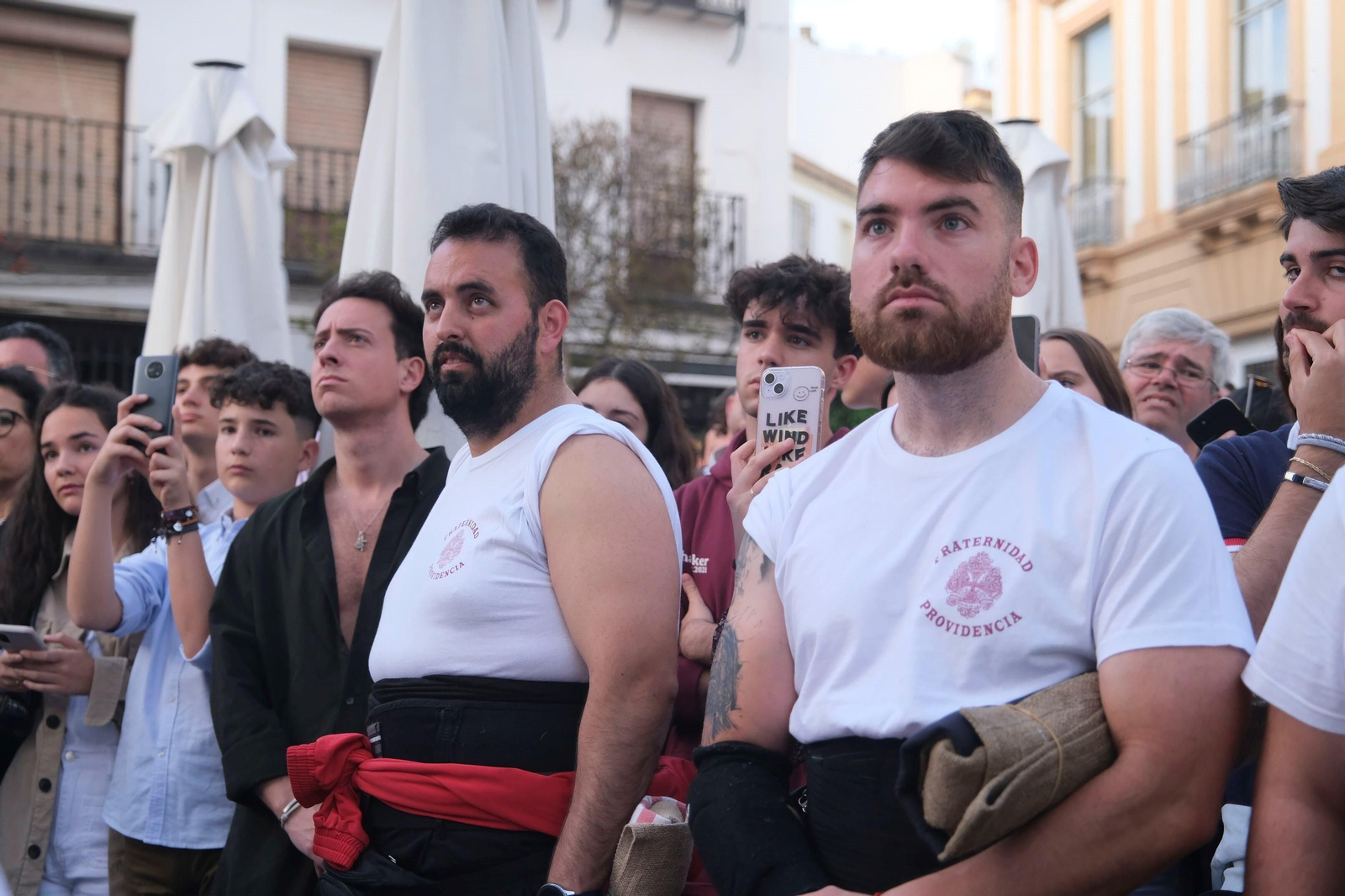 El vía crucis del Cristo de la Providencia de Córdoba, en imágenes