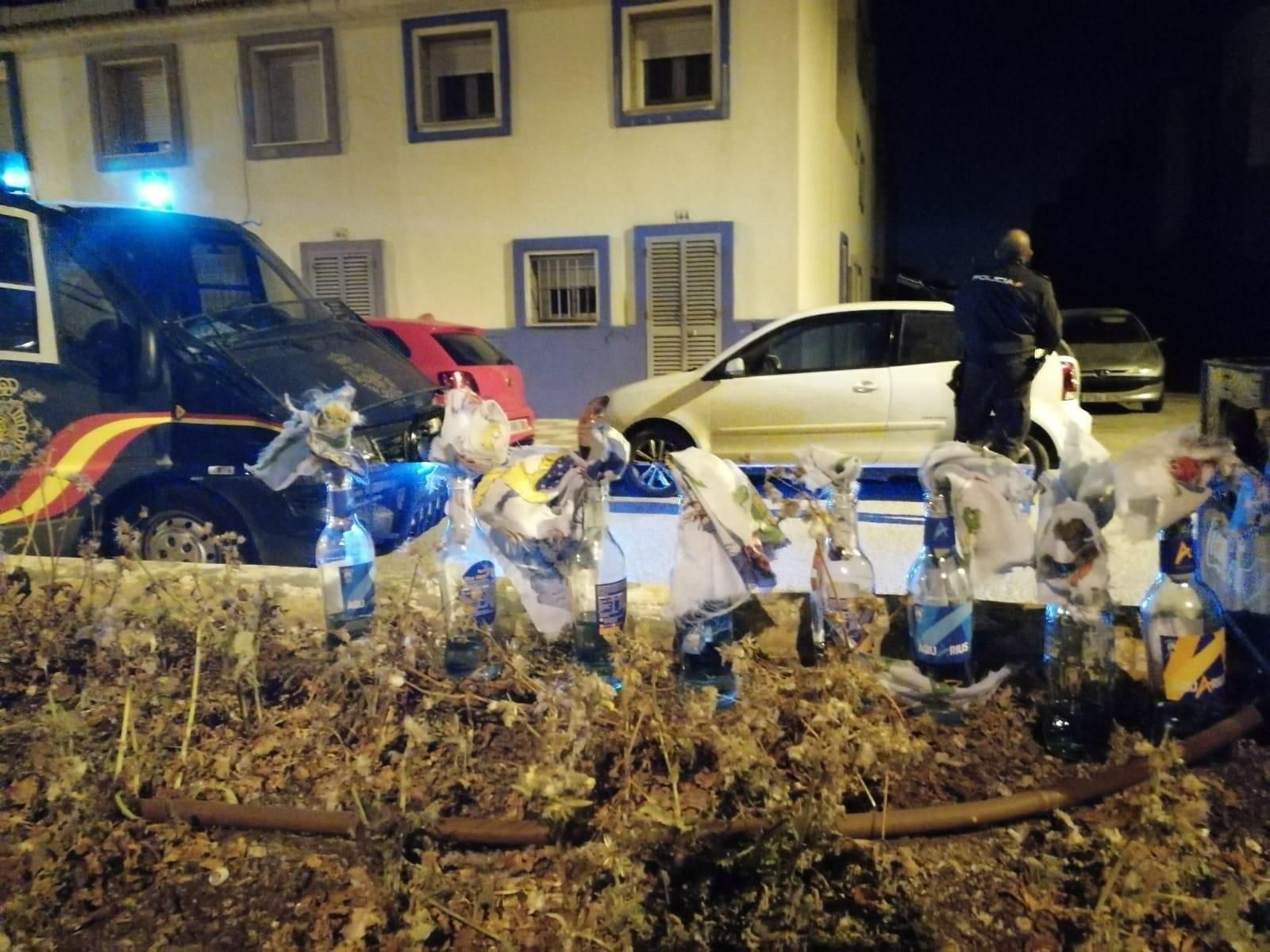 Cócteles molotov intervenidos el pasado martes 12 en La Línea.