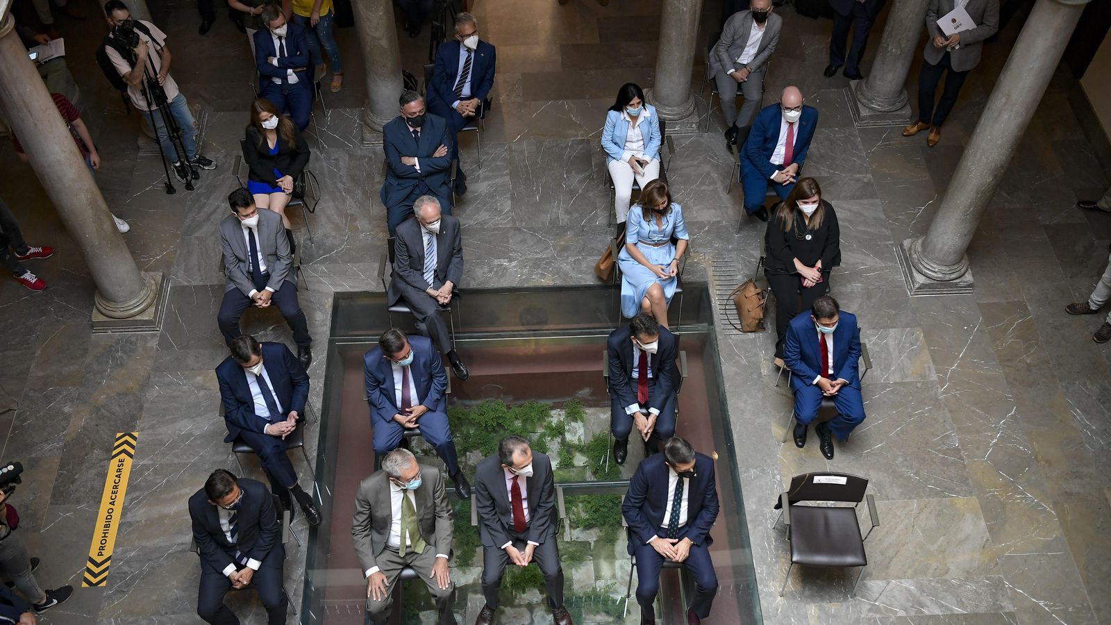 Representación institucional en el acto de la firma