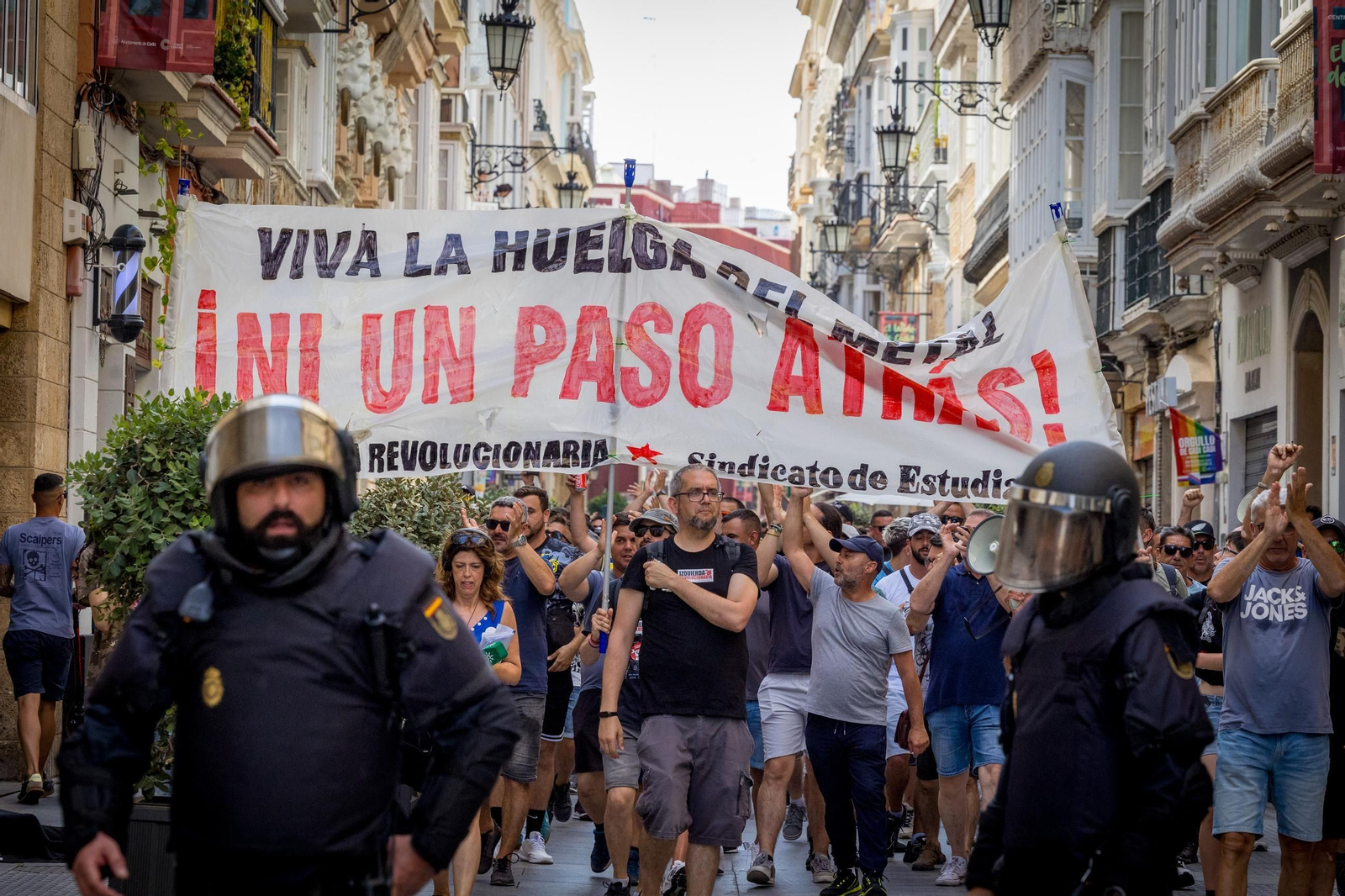 Las imágenes de las protestas de la huelga del metal en Cádiz de este viernes 27 de junio