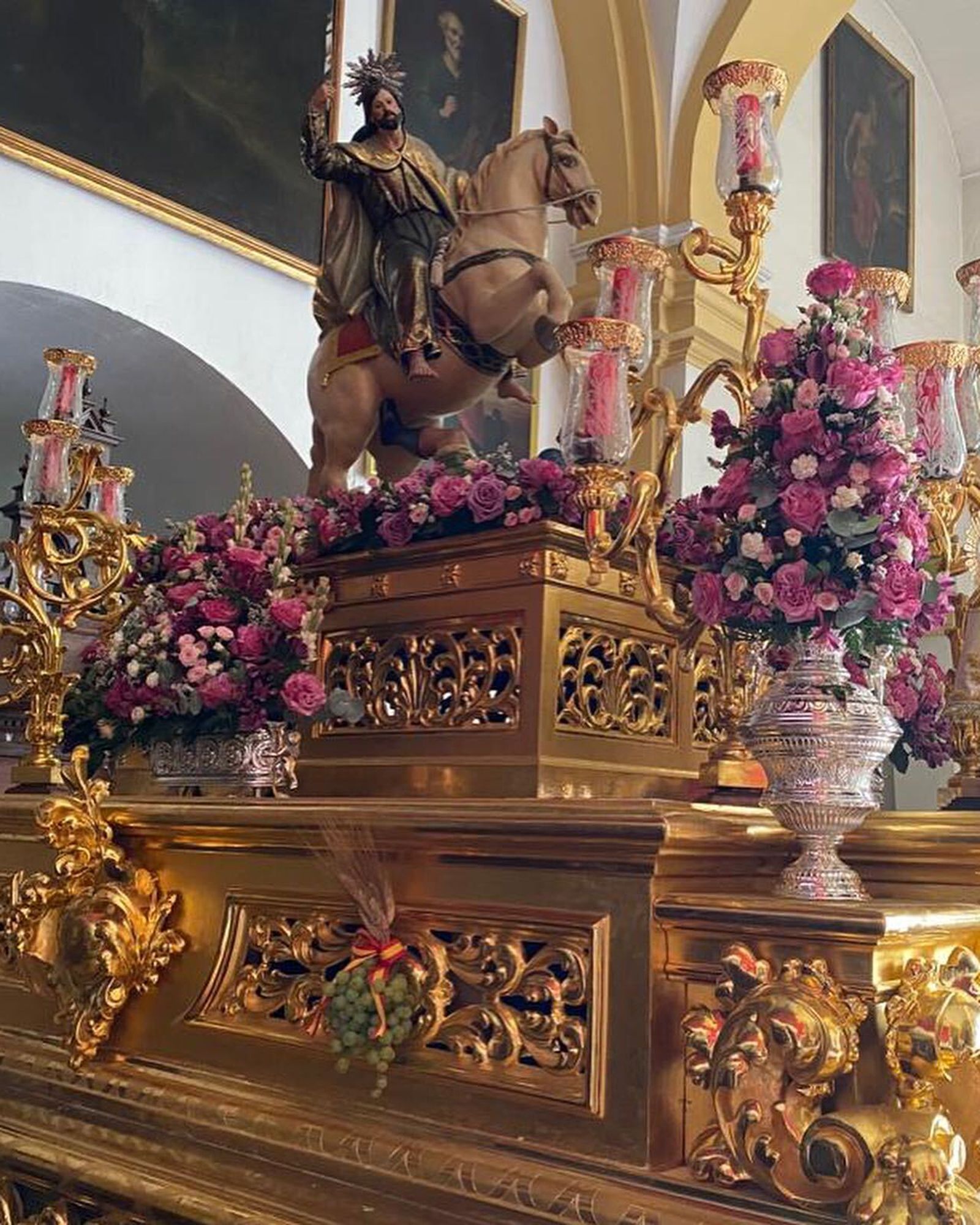 El paso de Santiago Apóstol preparado para la procesión de esta tarde